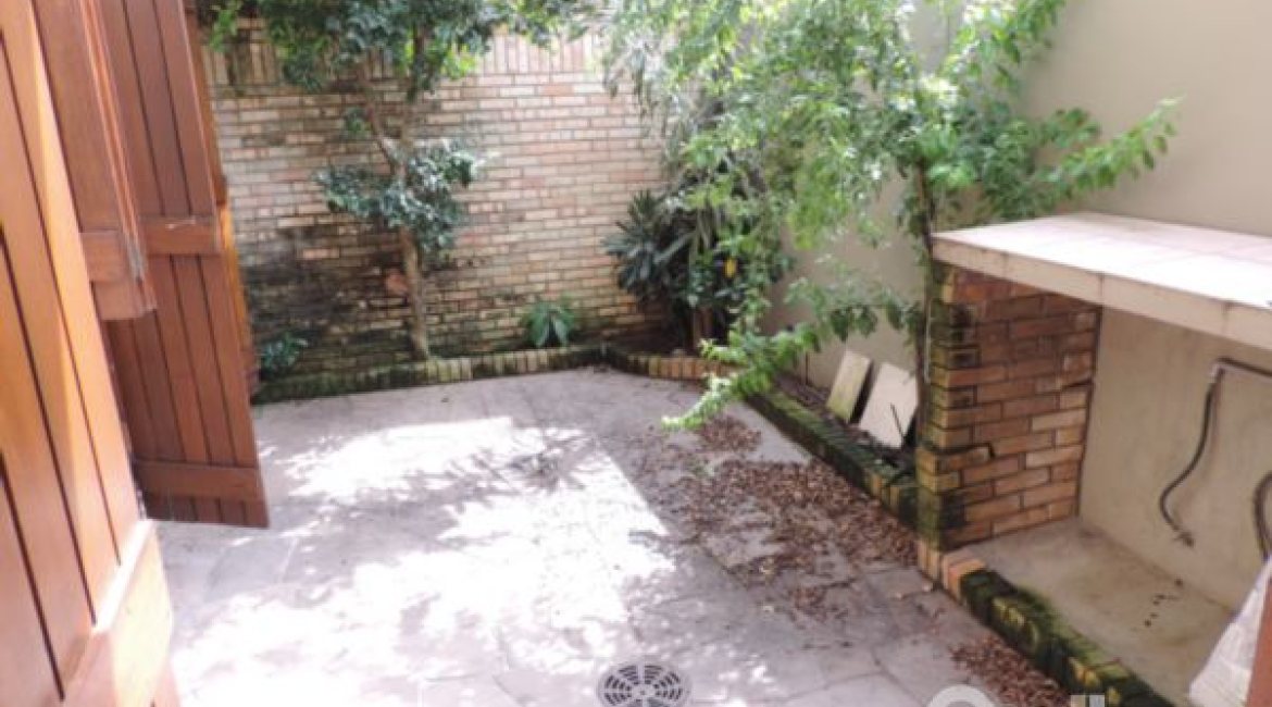 Casa em Condomínio à venda com 145m², 3 dormitórios, 1 suíte, 1 vaga, no bairro Jardim Isabel em Porto Alegre