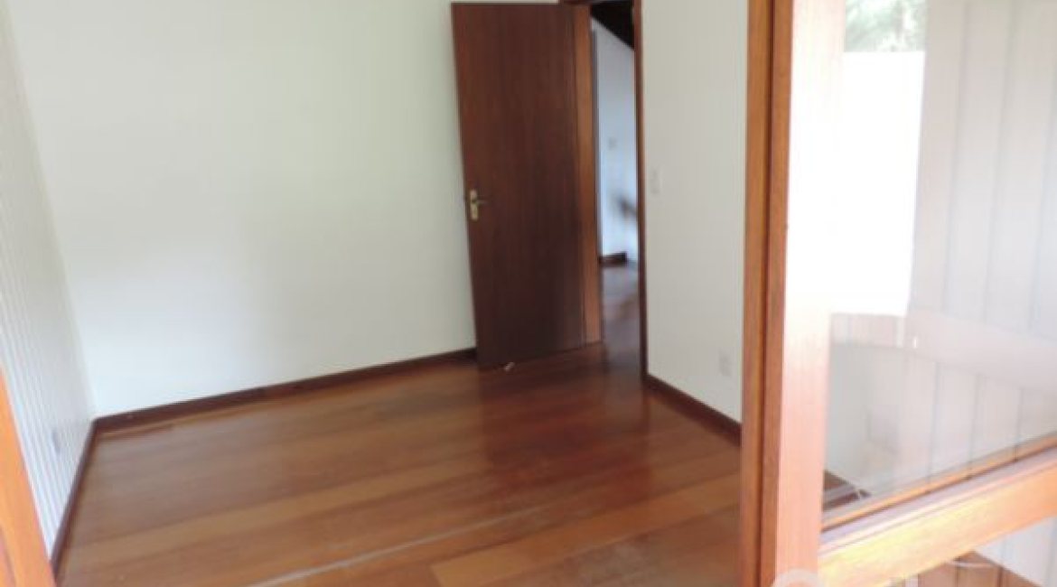 Casa em Condomínio à venda com 145m², 3 dormitórios, 1 suíte, 1 vaga, no bairro Jardim Isabel em Porto Alegre