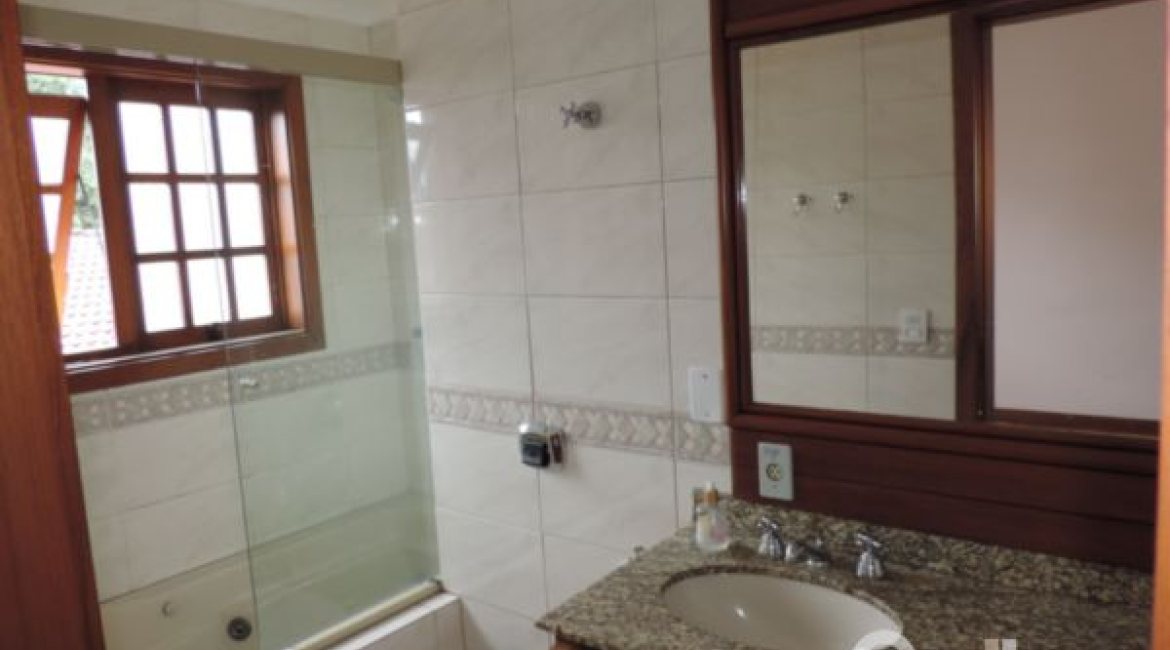 Casa em Condomínio à venda com 145m², 3 dormitórios, 1 suíte, 1 vaga, no bairro Jardim Isabel em Porto Alegre