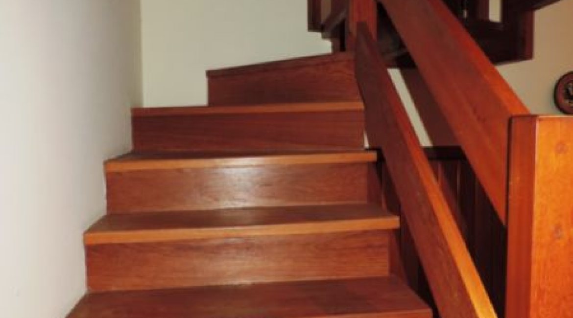 Casa em Condomínio à venda com 194m², 3 dormitórios, 1 suíte, 2 vagas, no bairro Vila Assunção em Porto Alegre