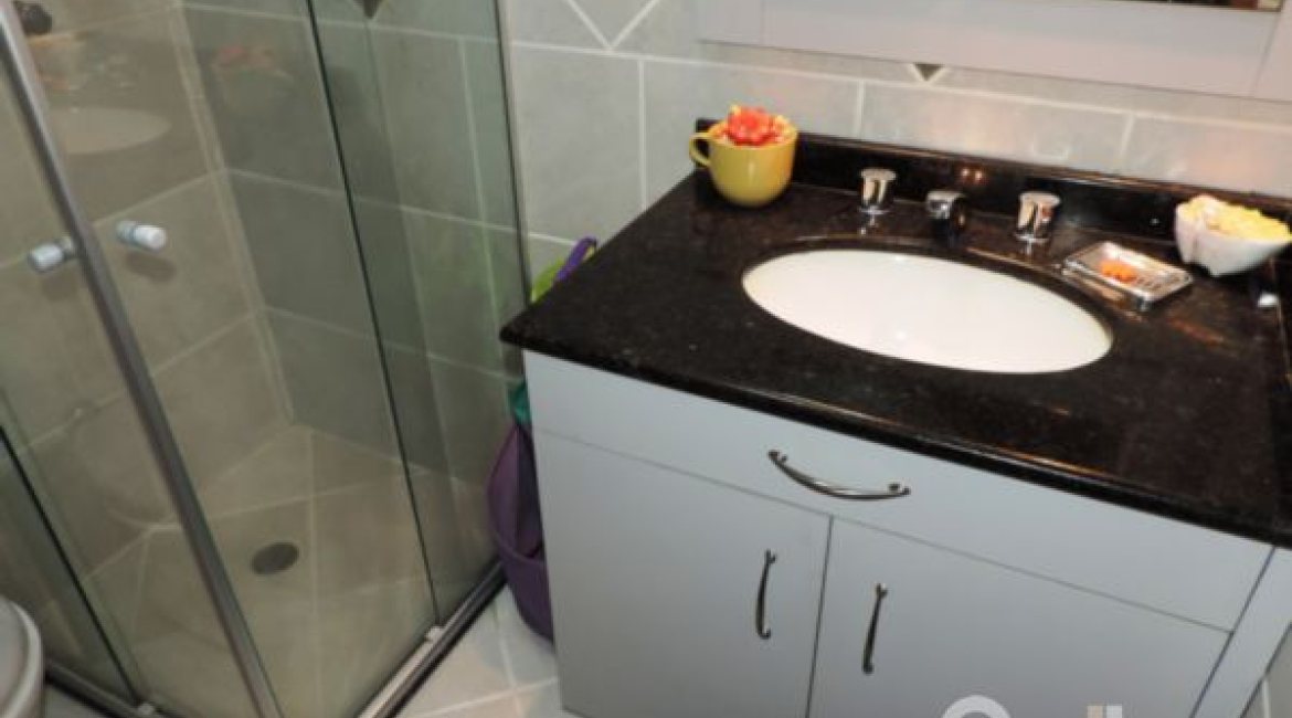 Casa em Condomínio à venda com 194m², 3 dormitórios, 1 suíte, 2 vagas, no bairro Vila Assunção em Porto Alegre