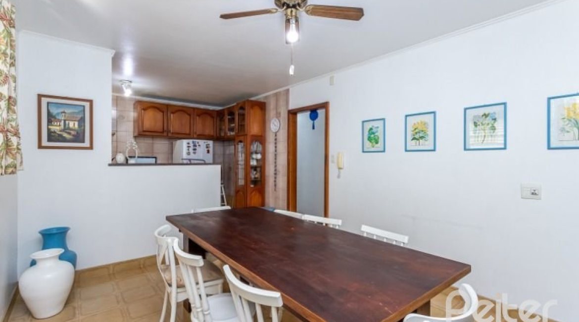 Apartamento à venda com 165m², 3 dormitórios, 1 suíte, 2 vagas, no bairro Ipanema em Porto Alegre