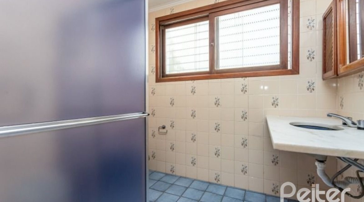 Apartamento à venda com 165m², 3 dormitórios, 1 suíte, 2 vagas, no bairro Ipanema em Porto Alegre