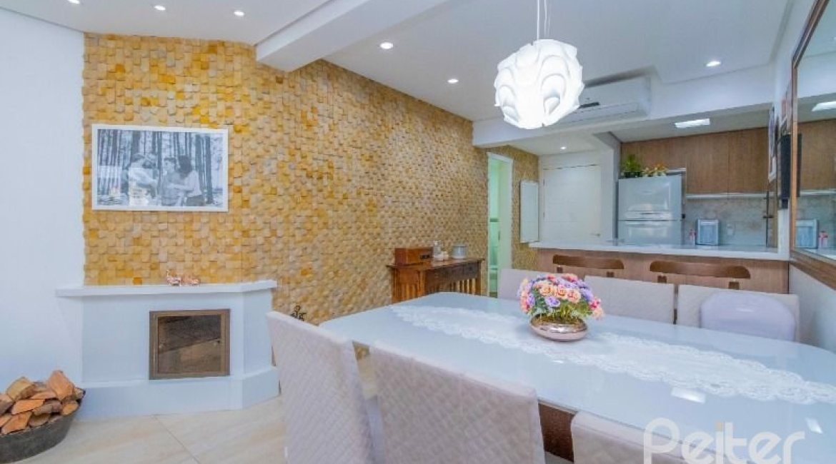 Apartamento à venda com 102m², 3 dormitórios, 1 suíte, 2 vagas, no bairro Tristeza em PORTO ALEGRE