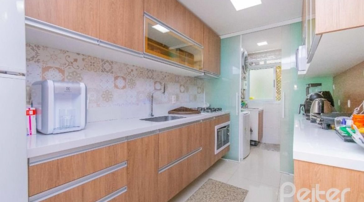 Apartamento à venda com 102m², 3 dormitórios, 1 suíte, 2 vagas, no bairro Tristeza em PORTO ALEGRE