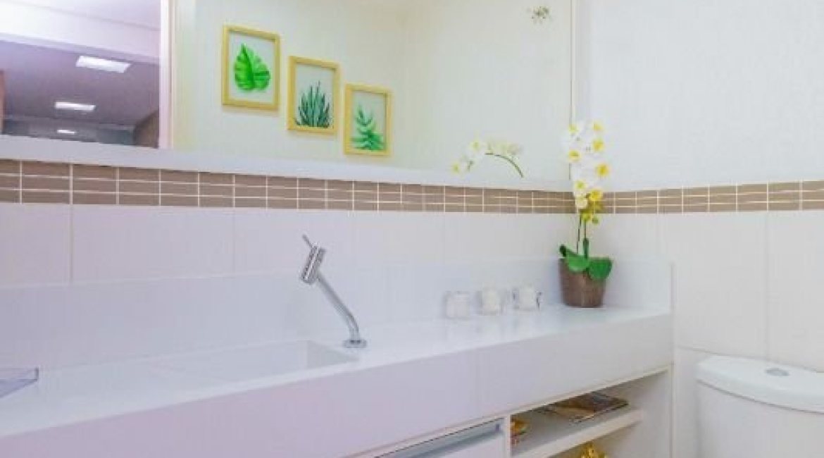 Apartamento à venda com 102m², 3 dormitórios, 1 suíte, 2 vagas, no bairro Tristeza em PORTO ALEGRE