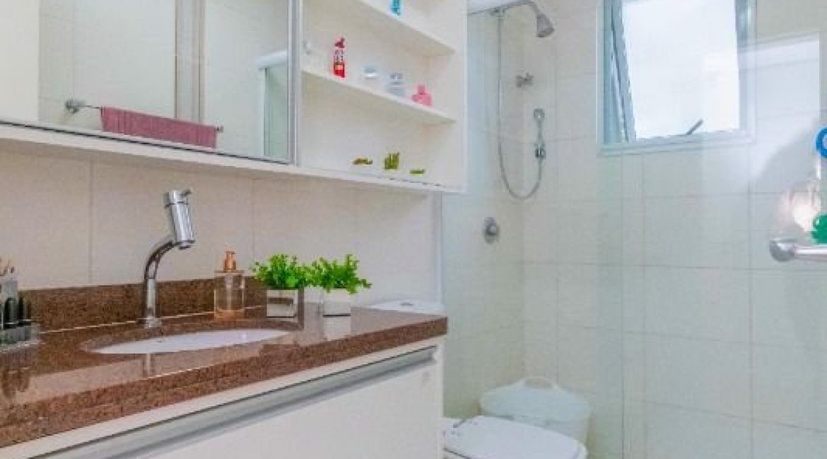 Apartamento à venda com 102m², 3 dormitórios, 1 suíte, 2 vagas, no bairro Tristeza em PORTO ALEGRE