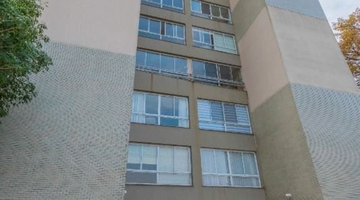 Apartamento à venda com 102m², 3 dormitórios, 1 suíte, 2 vagas, no bairro Tristeza em PORTO ALEGRE
