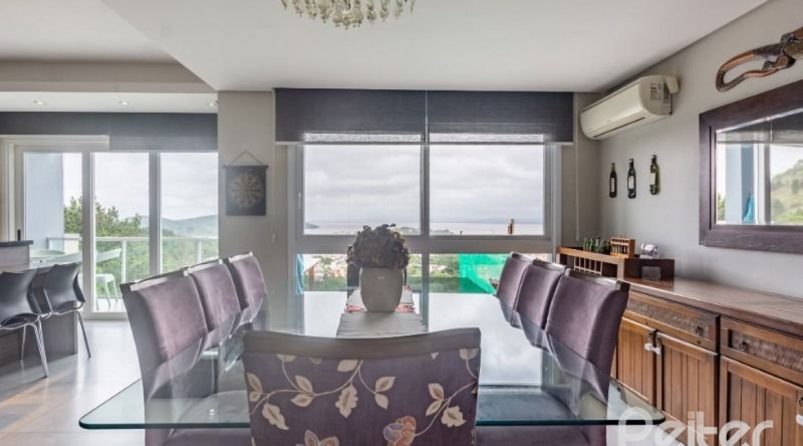 Casa em Condomínio à venda com 346m², 3 dormitórios, 1 suíte, 3 vagas, no bairro Ipanema em PORTO ALEGRE