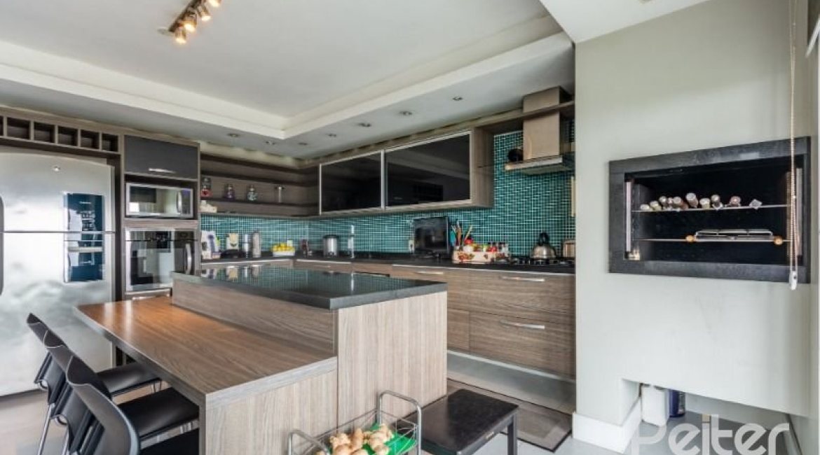 Casa em Condomínio à venda com 346m², 3 dormitórios, 1 suíte, 3 vagas, no bairro Ipanema em PORTO ALEGRE