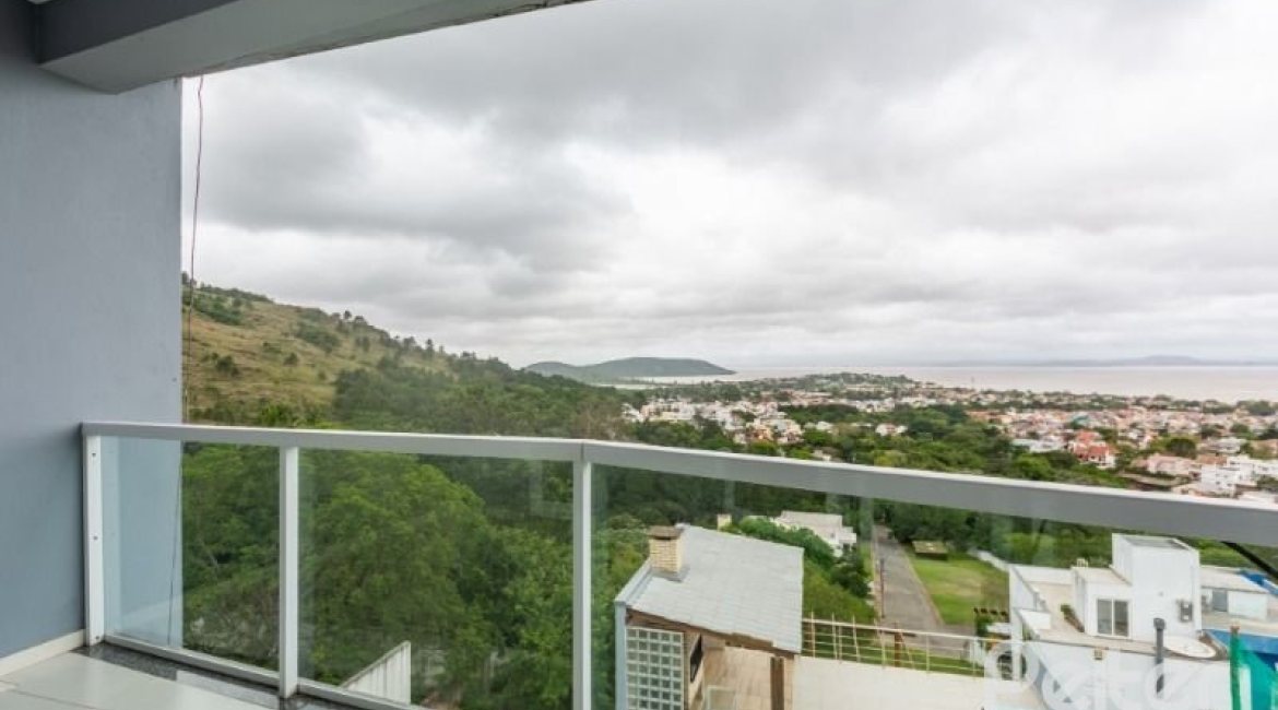 Casa em Condomínio à venda com 346m², 3 dormitórios, 1 suíte, 3 vagas, no bairro Ipanema em PORTO ALEGRE