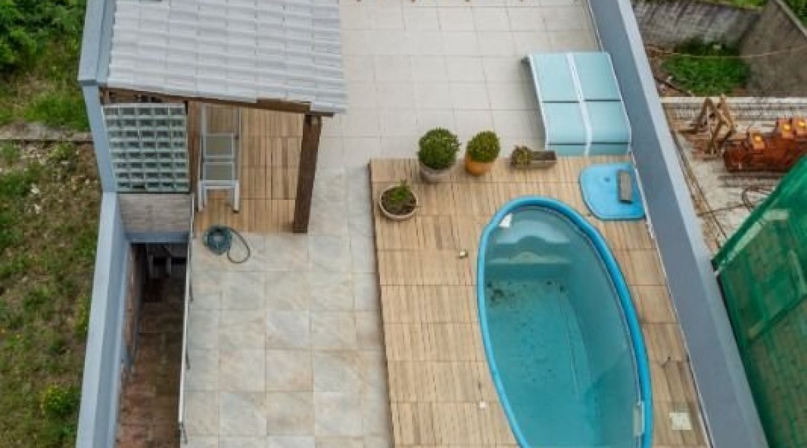 Casa em Condomínio à venda com 346m², 3 dormitórios, 1 suíte, 3 vagas, no bairro Ipanema em PORTO ALEGRE