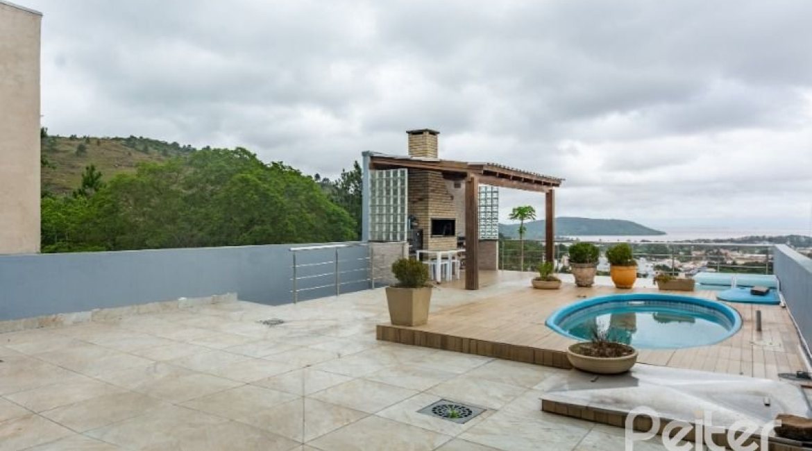 Casa em Condomínio à venda com 346m², 3 dormitórios, 1 suíte, 3 vagas, no bairro Ipanema em PORTO ALEGRE