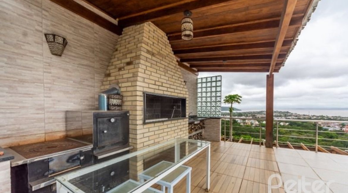 Casa em Condomínio à venda com 346m², 3 dormitórios, 1 suíte, 3 vagas, no bairro Ipanema em PORTO ALEGRE