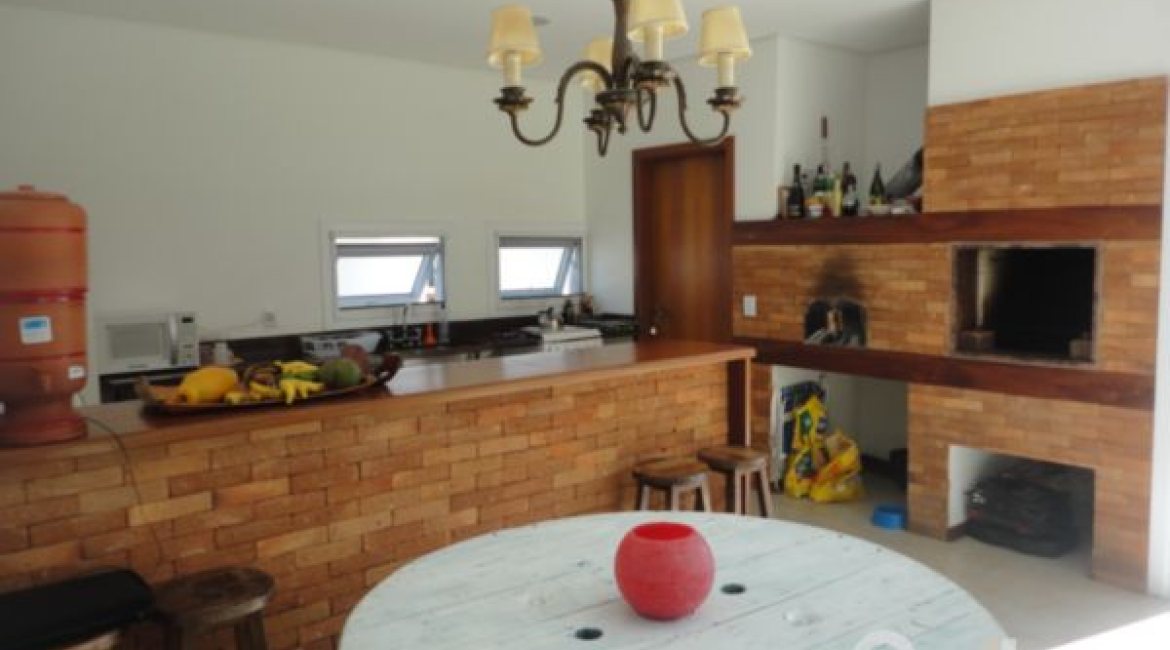 Casa em Condomínio à venda com 209m², 4 dormitórios, 2 suítes, 3 vagas, no bairro Hipica em PORTO ALEGRE