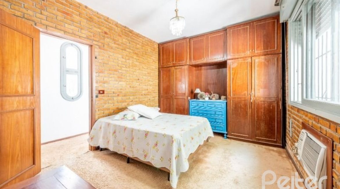 Casa à venda com 347m², 3 dormitórios, 3 suítes, 3 vagas, no bairro Sétimo Céu em Porto Alegre