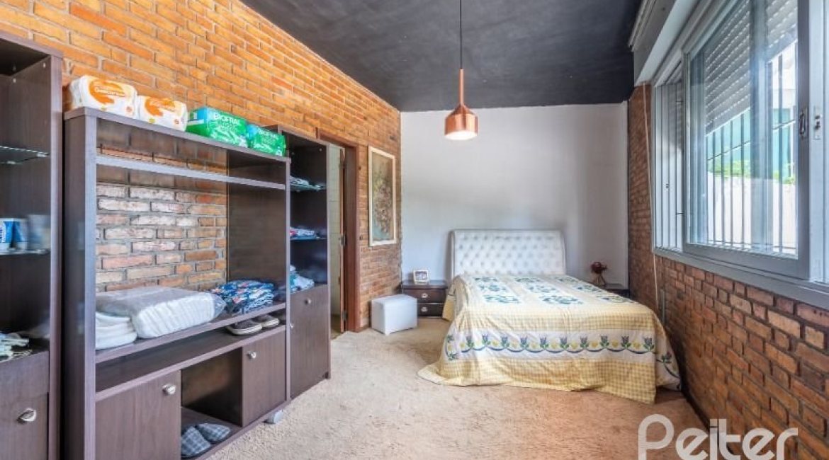 Casa à venda com 347m², 3 dormitórios, 3 suítes, 3 vagas, no bairro Sétimo Céu em Porto Alegre