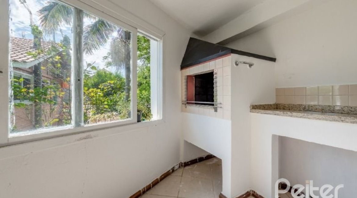 Casa à venda com 347m², 3 dormitórios, 3 suítes, 3 vagas, no bairro Sétimo Céu em Porto Alegre