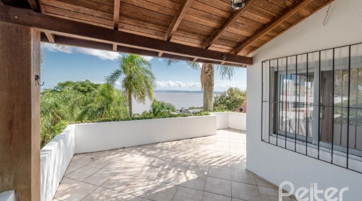 Casa à venda com 347m², 3 dormitórios, 3 suítes, 3 vagas, no bairro Sétimo Céu em Porto Alegre