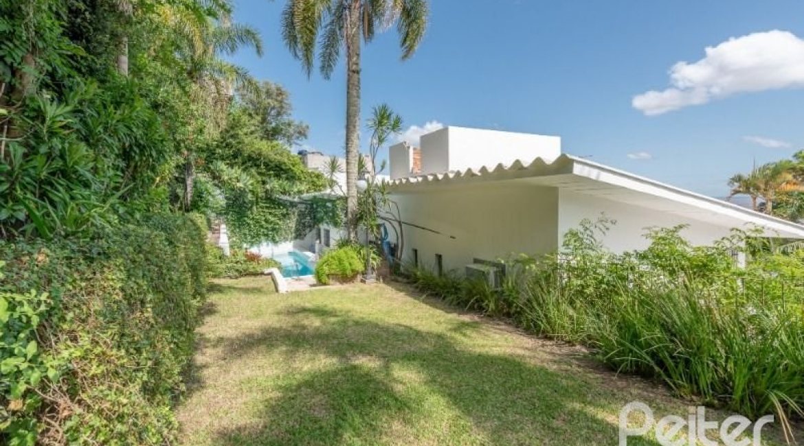 Casa à venda com 347m², 3 dormitórios, 3 suítes, 3 vagas, no bairro Sétimo Céu em Porto Alegre