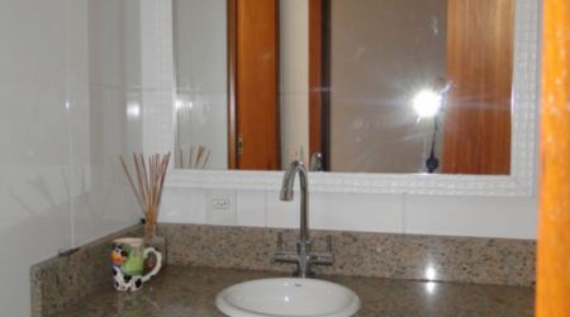 Casa à venda com 355m², 4 dormitórios, 4 suítes, 4 vagas, no bairro Vila Assunção em Porto Alegre