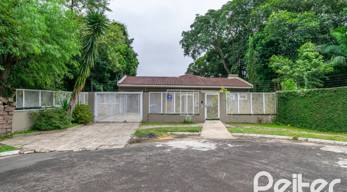 Casa em Condomínio à venda com 213m², 4 dormitórios, 3 suítes, 4 vagas, no bairro Vila Nova em Porto Alegre