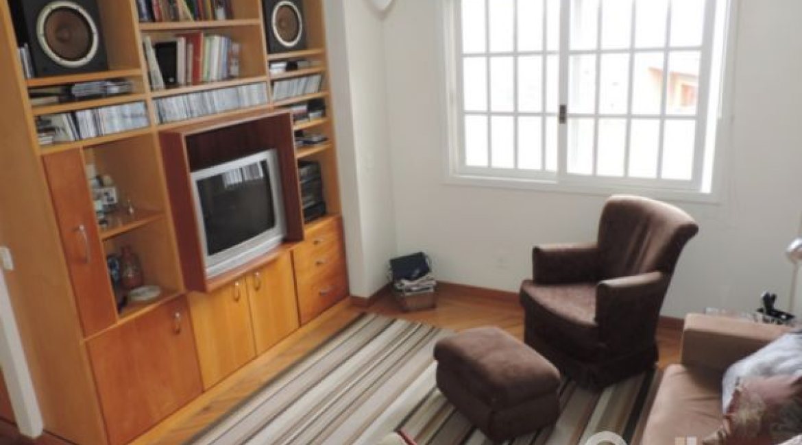 Casa em Condomínio à venda com 270m², 3 dormitórios, 1 suíte, 2 vagas, no bairro Tristeza em Porto Alegre