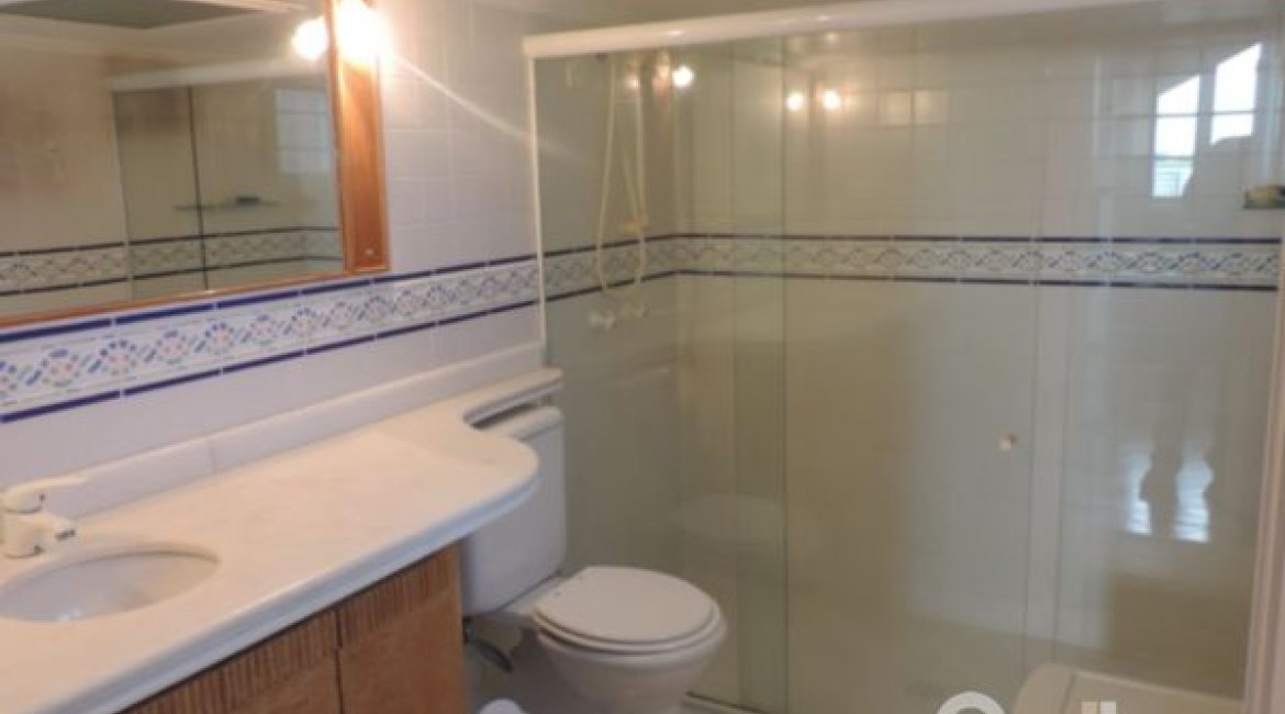 Casa em Condomínio à venda com 270m², 3 dormitórios, 1 suíte, 2 vagas, no bairro Tristeza em Porto Alegre