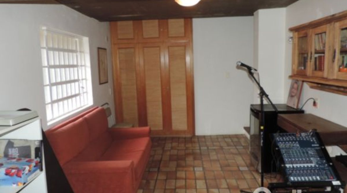 Casa em Condomínio à venda com 270m², 3 dormitórios, 1 suíte, 2 vagas, no bairro Tristeza em Porto Alegre