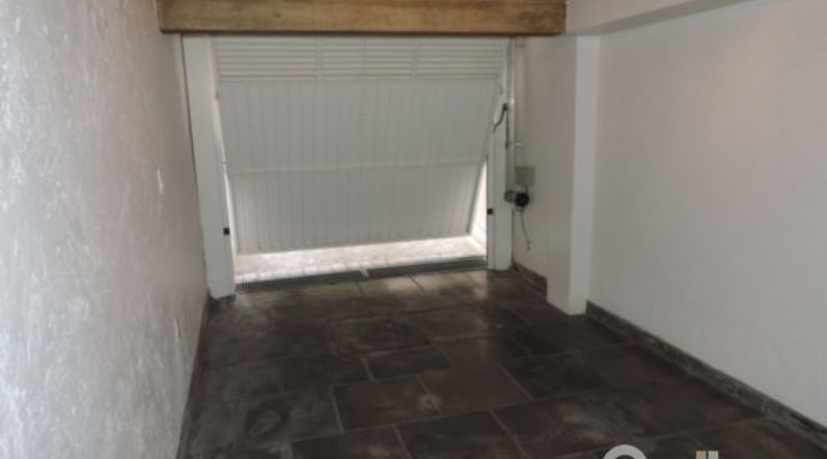 Casa em Condomínio à venda com 270m², 3 dormitórios, 1 suíte, 2 vagas, no bairro Tristeza em Porto Alegre