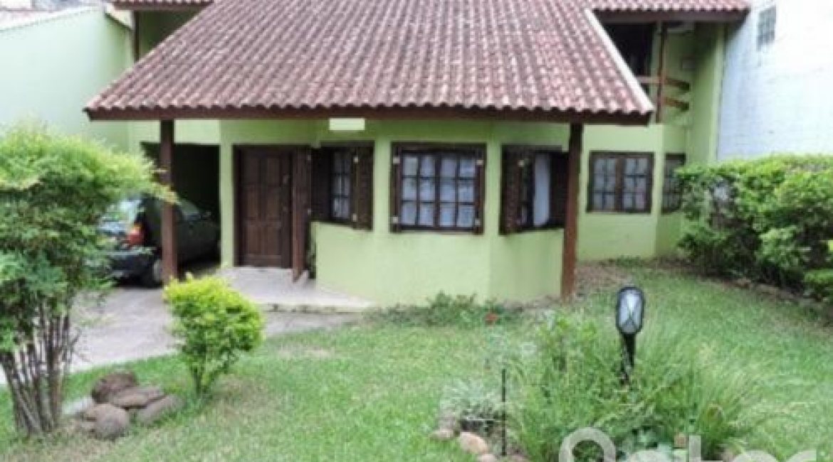 Casa à venda com 179m², 3 dormitórios, 1 suíte, 3 vagas, no bairro Tristeza em Porto Alegre