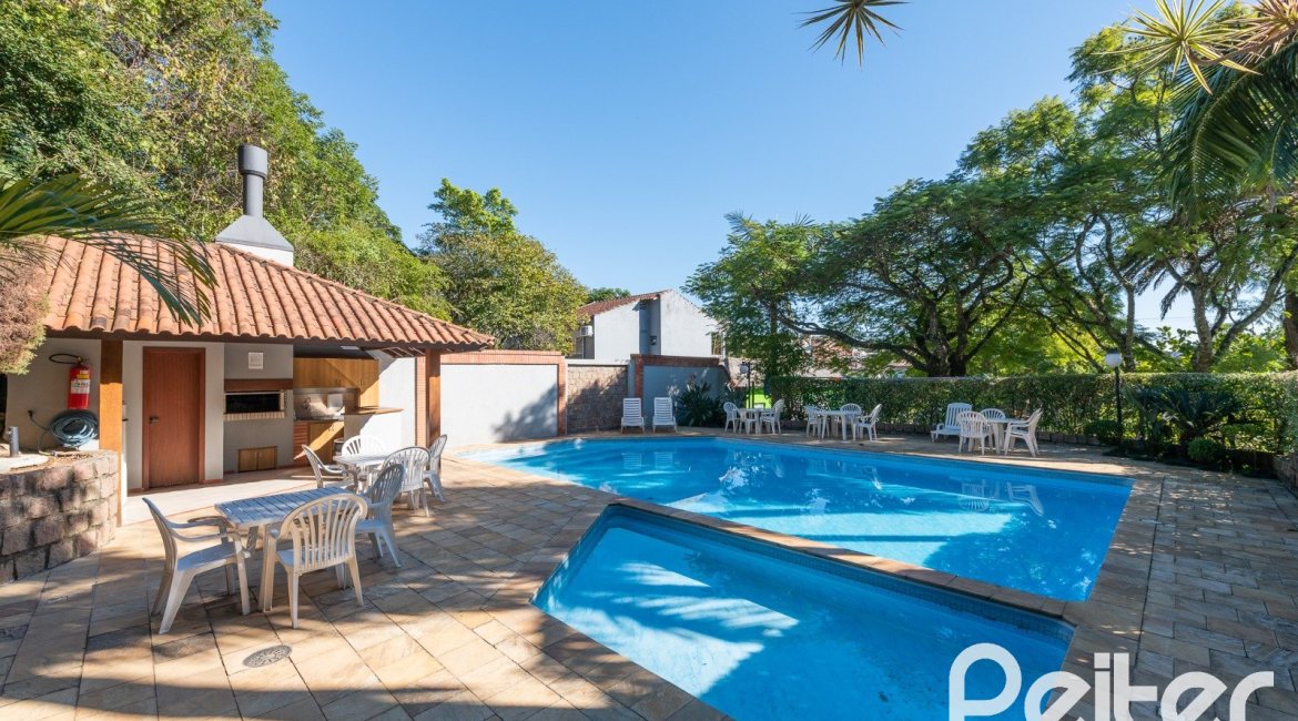 Casa em Condomínio à venda com 174m², 3 dormitórios, 1 suíte, 3 vagas, no bairro Tristeza em Porto Alegre