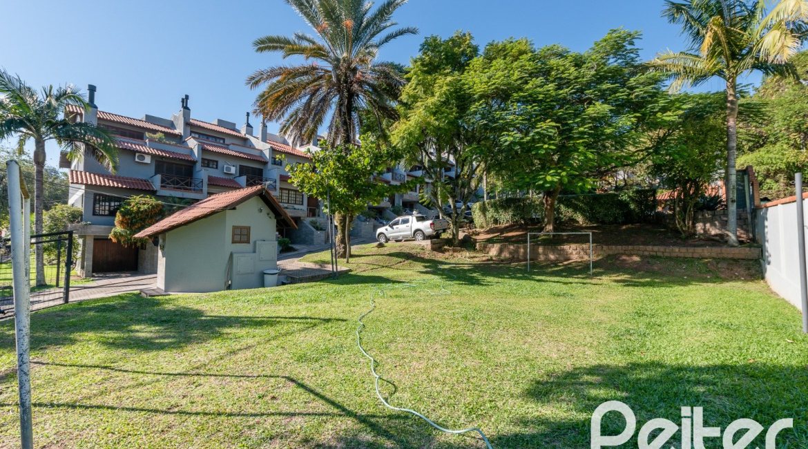 Casa em Condomínio à venda com 174m², 3 dormitórios, 1 suíte, 3 vagas, no bairro Tristeza em Porto Alegre