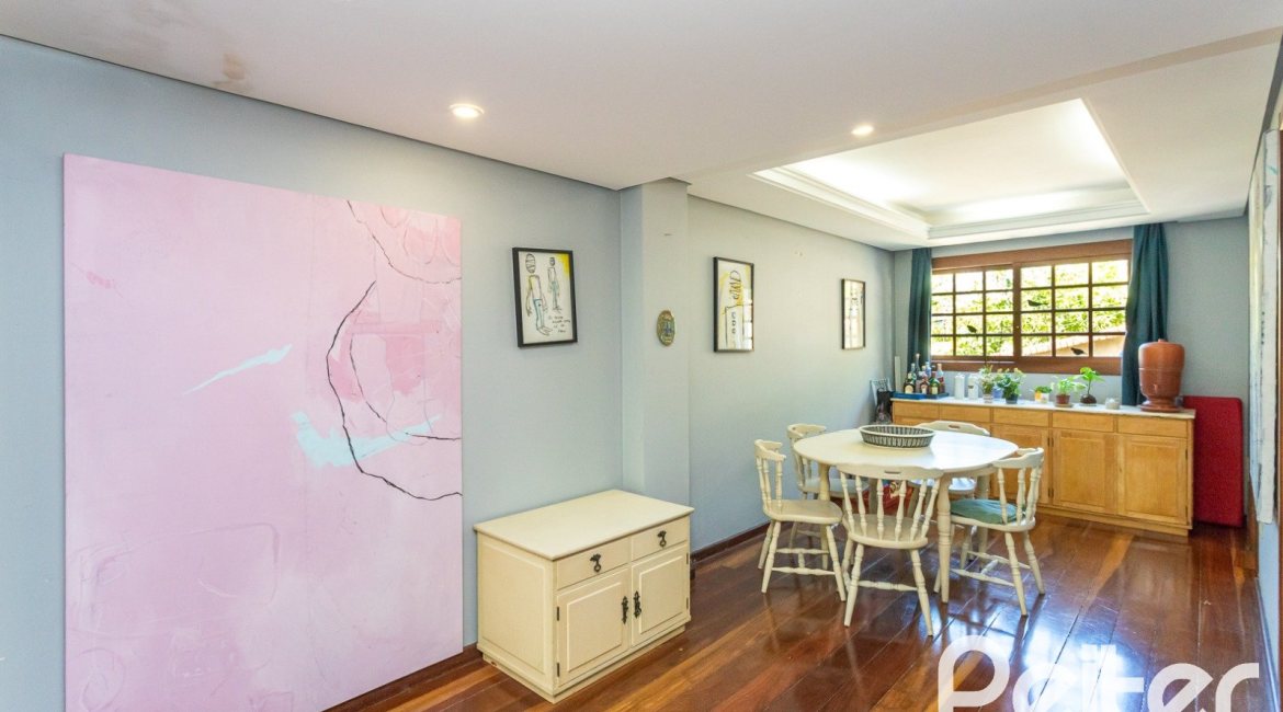 Casa em Condomínio à venda com 174m², 3 dormitórios, 1 suíte, 3 vagas, no bairro Tristeza em Porto Alegre