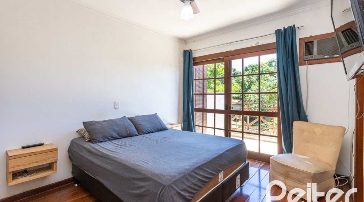 Casa em Condomínio à venda com 174m², 3 dormitórios, 1 suíte, 3 vagas, no bairro Tristeza em Porto Alegre