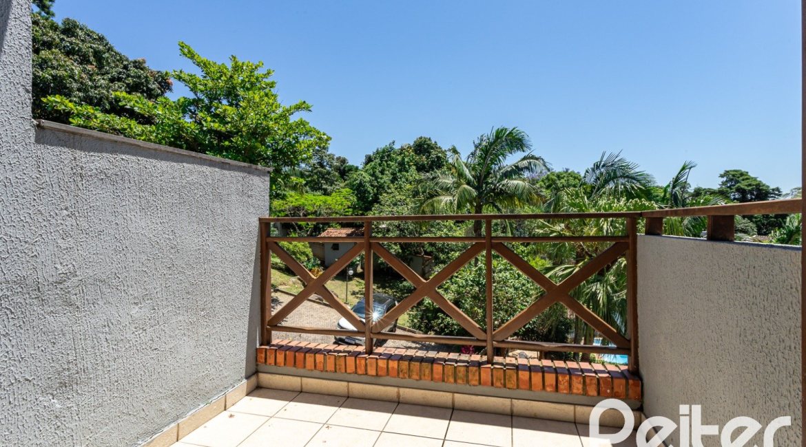 Casa em Condomínio à venda com 174m², 3 dormitórios, 1 suíte, 3 vagas, no bairro Tristeza em Porto Alegre