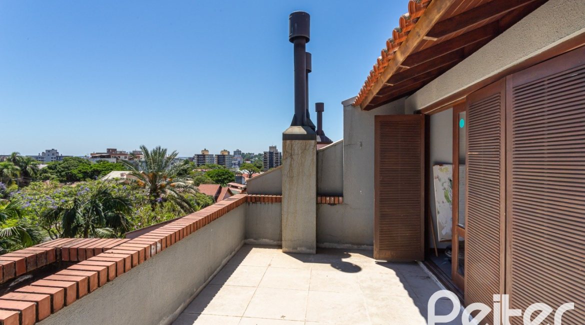 Casa em Condomínio à venda com 174m², 3 dormitórios, 1 suíte, 3 vagas, no bairro Tristeza em Porto Alegre