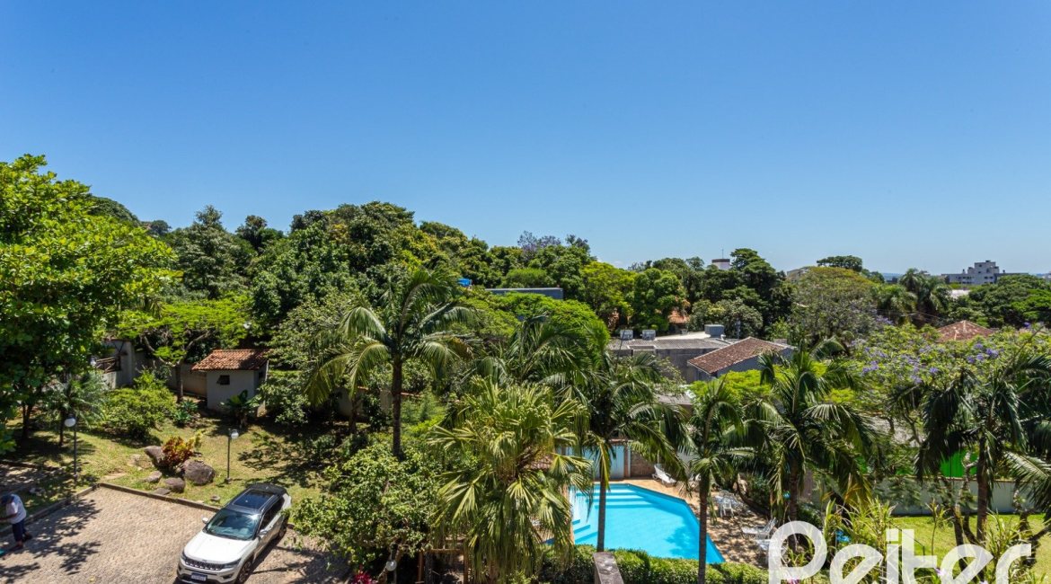 Casa em Condomínio à venda com 174m², 3 dormitórios, 1 suíte, 3 vagas, no bairro Tristeza em Porto Alegre