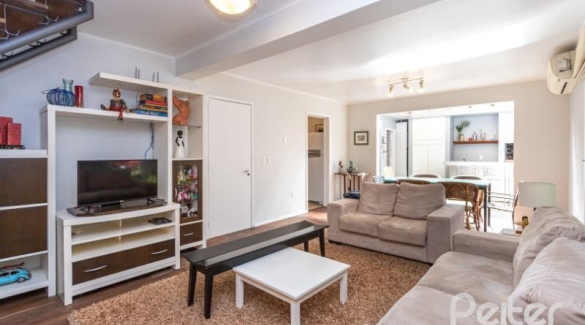 Casa em Condomínio à venda com 162m², 3 dormitórios, 1 suíte, 3 vagas, no bairro Tristeza em PORTO ALEGRE