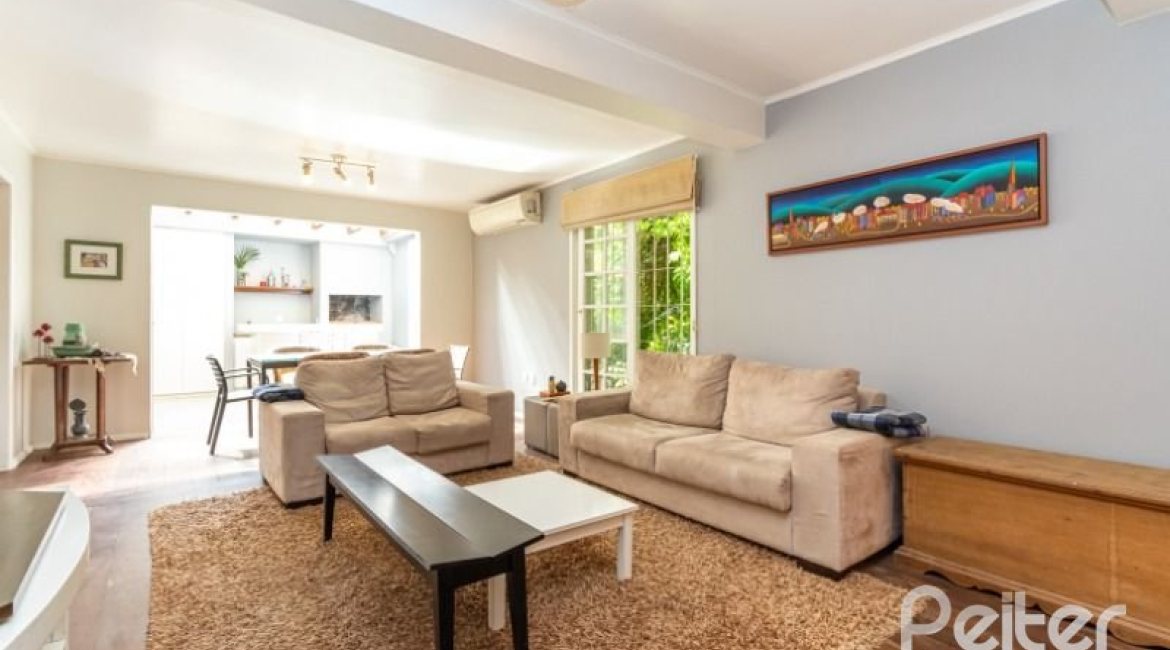 Casa em Condomínio à venda com 162m², 3 dormitórios, 1 suíte, 3 vagas, no bairro Tristeza em PORTO ALEGRE