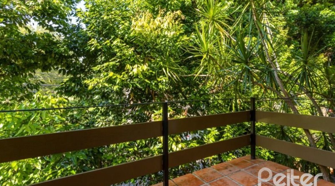 Casa em Condomínio à venda com 162m², 3 dormitórios, 1 suíte, 3 vagas, no bairro Tristeza em PORTO ALEGRE