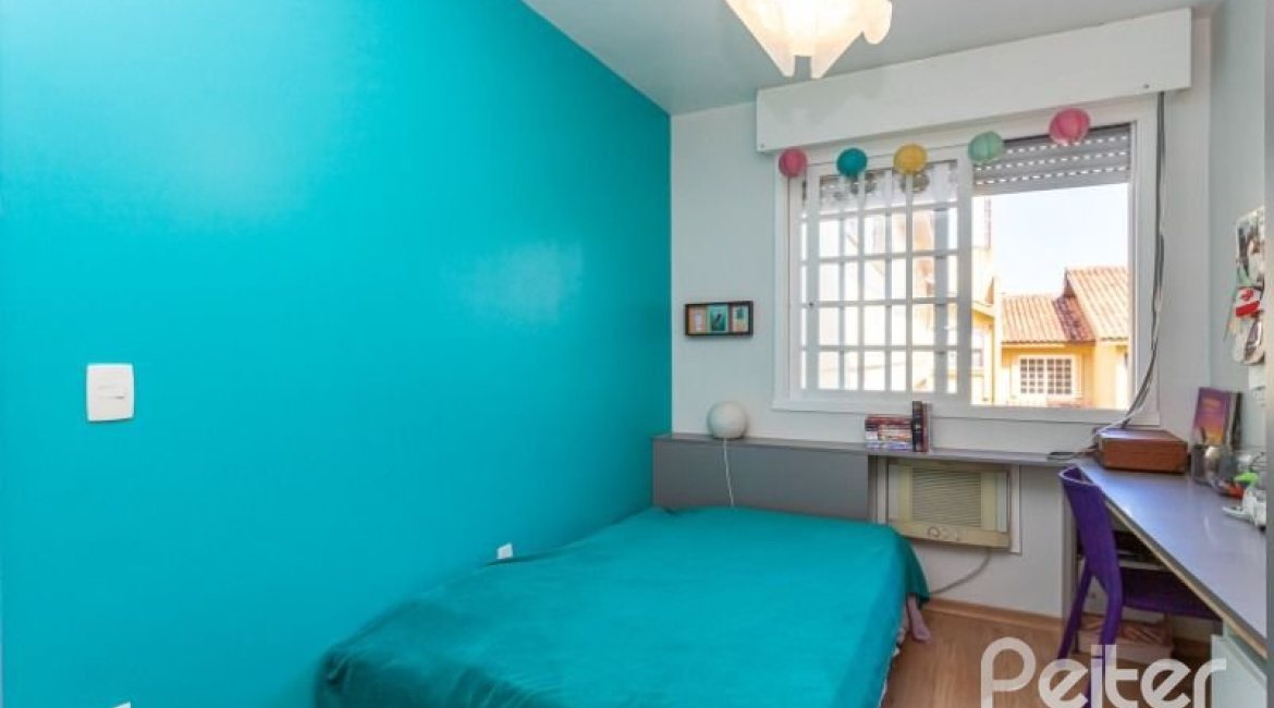 Casa em Condomínio à venda com 162m², 3 dormitórios, 1 suíte, 3 vagas, no bairro Tristeza em PORTO ALEGRE