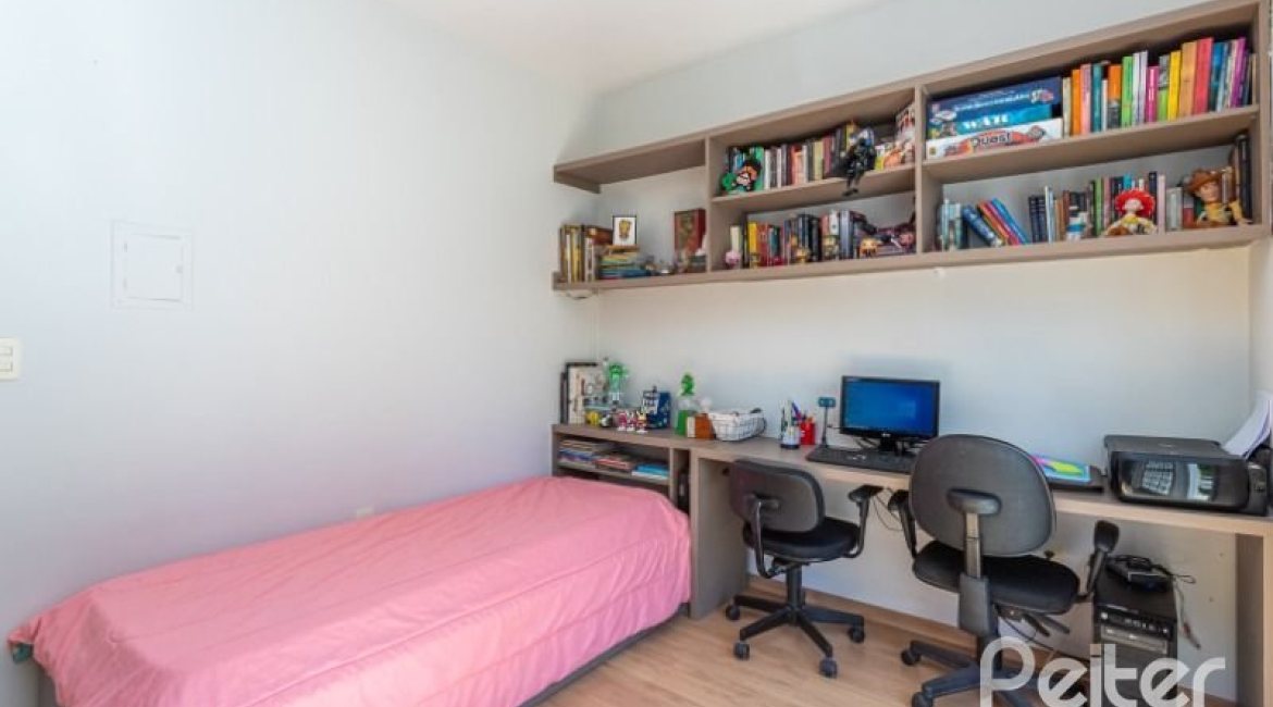 Casa em Condomínio à venda com 162m², 3 dormitórios, 1 suíte, 3 vagas, no bairro Tristeza em PORTO ALEGRE