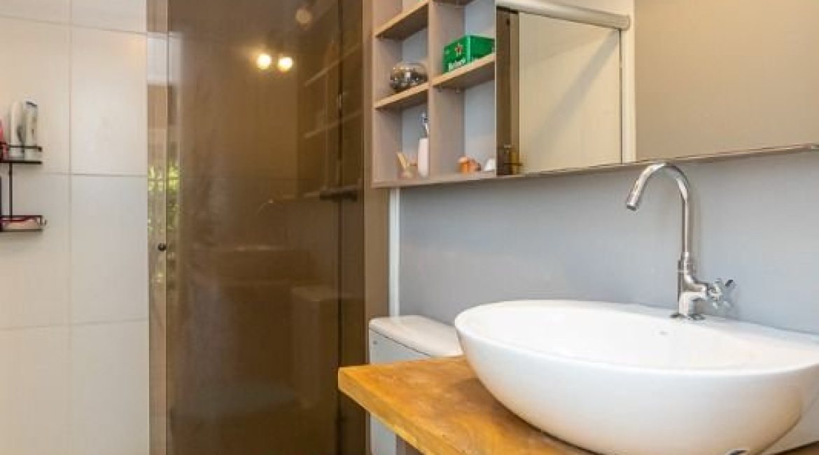 Casa em Condomínio à venda com 162m², 3 dormitórios, 1 suíte, 3 vagas, no bairro Tristeza em PORTO ALEGRE