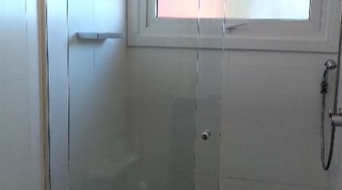 Casa em Condomínio à venda com 384m², 3 dormitórios, 1 suíte, 4 vagas, no bairro Cristal em PORTO ALEGRE