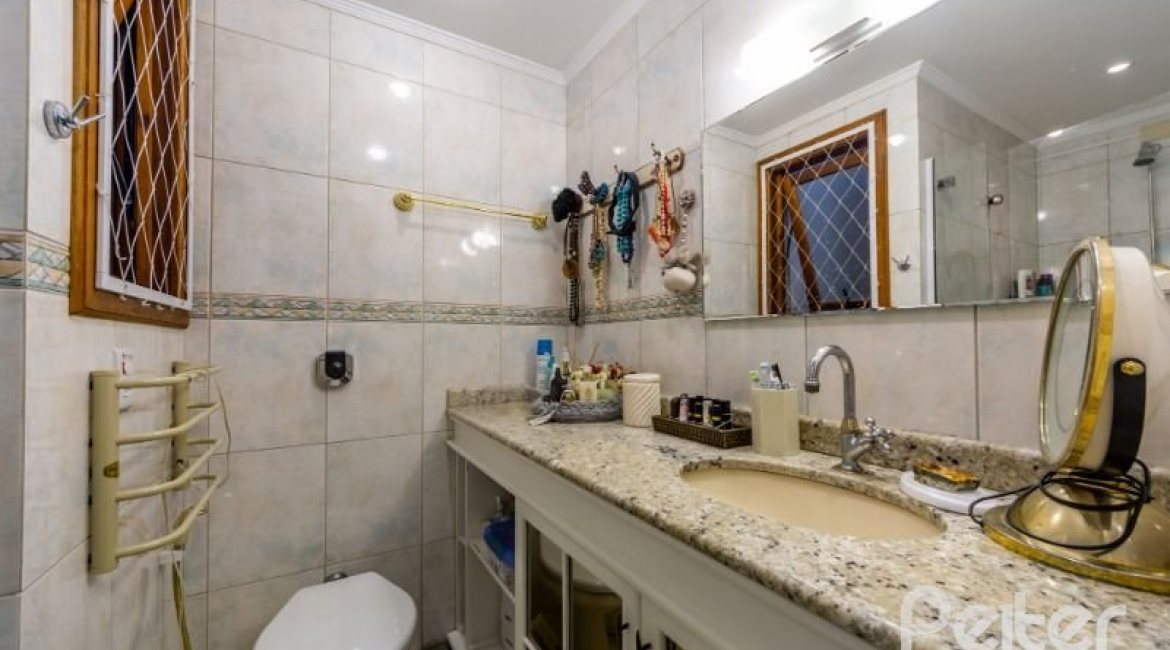 Cobertura à venda com 228m², 4 dormitórios, 2 suítes, 2 vagas, no bairro Tristeza em PORTO ALEGRE