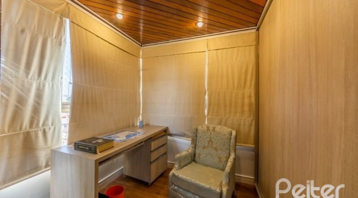 Cobertura à venda com 228m², 4 dormitórios, 2 suítes, 2 vagas, no bairro Tristeza em PORTO ALEGRE