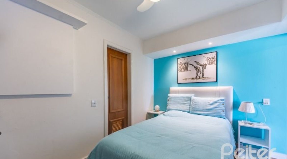 Cobertura à venda com 228m², 4 dormitórios, 2 suítes, 2 vagas, no bairro Tristeza em PORTO ALEGRE