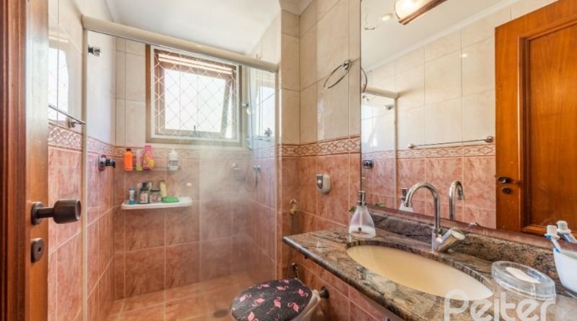 Cobertura à venda com 228m², 4 dormitórios, 2 suítes, 2 vagas, no bairro Tristeza em PORTO ALEGRE