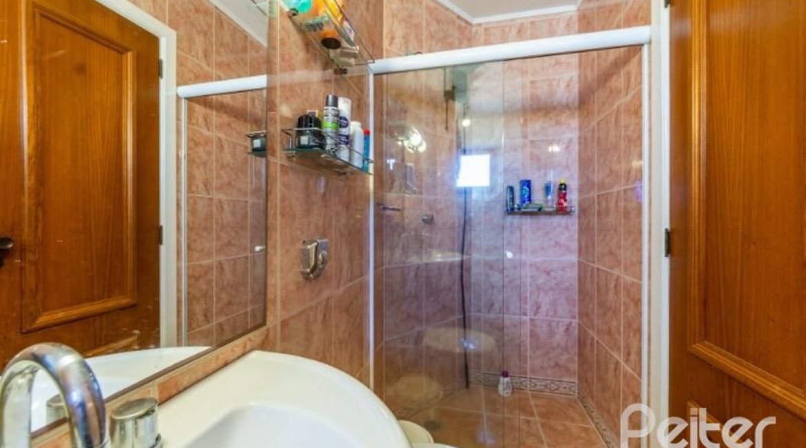 Cobertura à venda com 228m², 4 dormitórios, 2 suítes, 2 vagas, no bairro Tristeza em PORTO ALEGRE